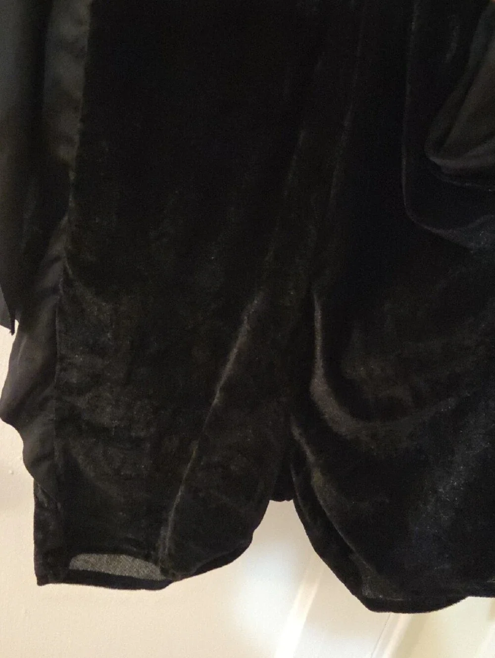 Kid's Black Velvet Bat Costume Halloweer Romper Zipper Closure NWOT XL
